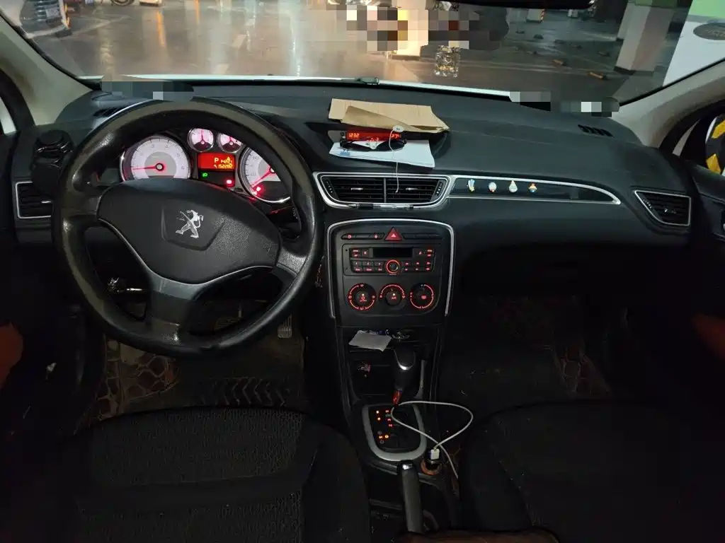 Peugeot 308 — миниатюра 10