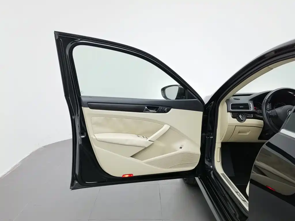 Volkswagen Passat — миниатюра 8