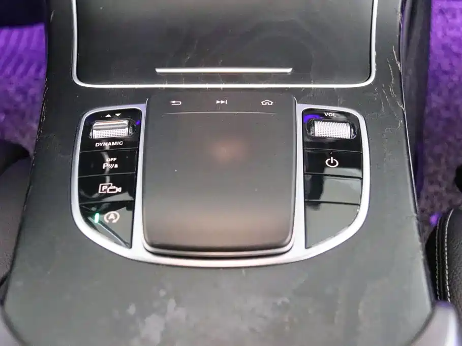 Mercedes-Benz C-Class — миниатюра 10