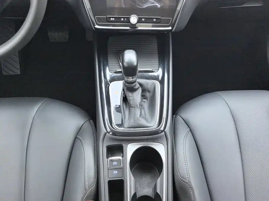 Roewe i5 — миниатюра 16