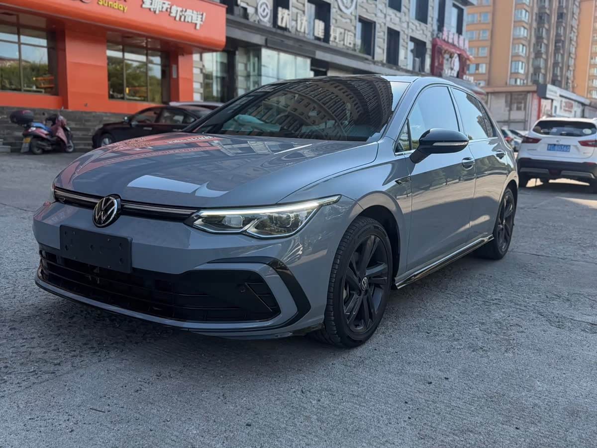 Volkswagen Golf 1.4 л 2023 г. Серебристо-серый, пробег 44000 км