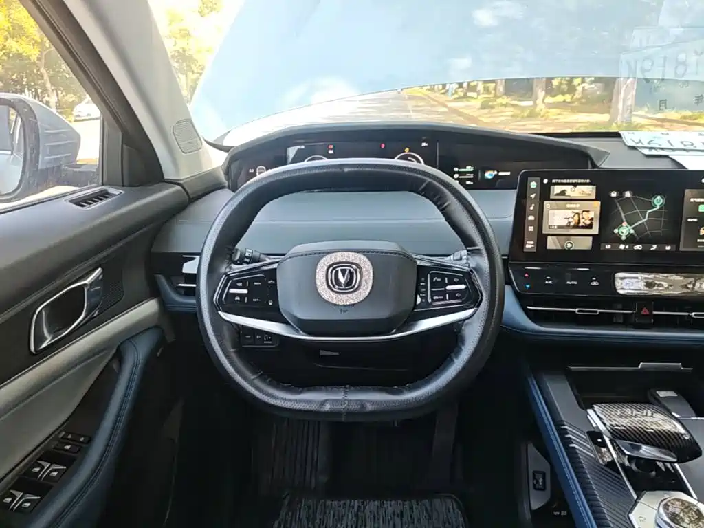 Changan UNI-K iDD — миниатюра 11