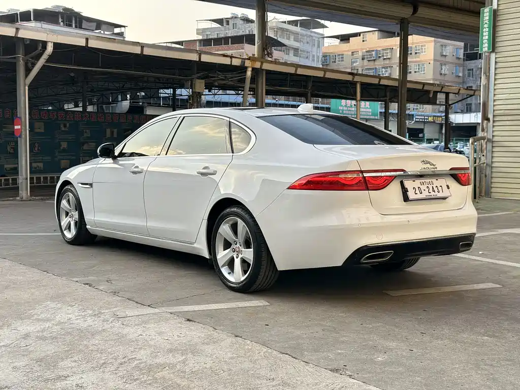 Jaguar XFL — миниатюра 5