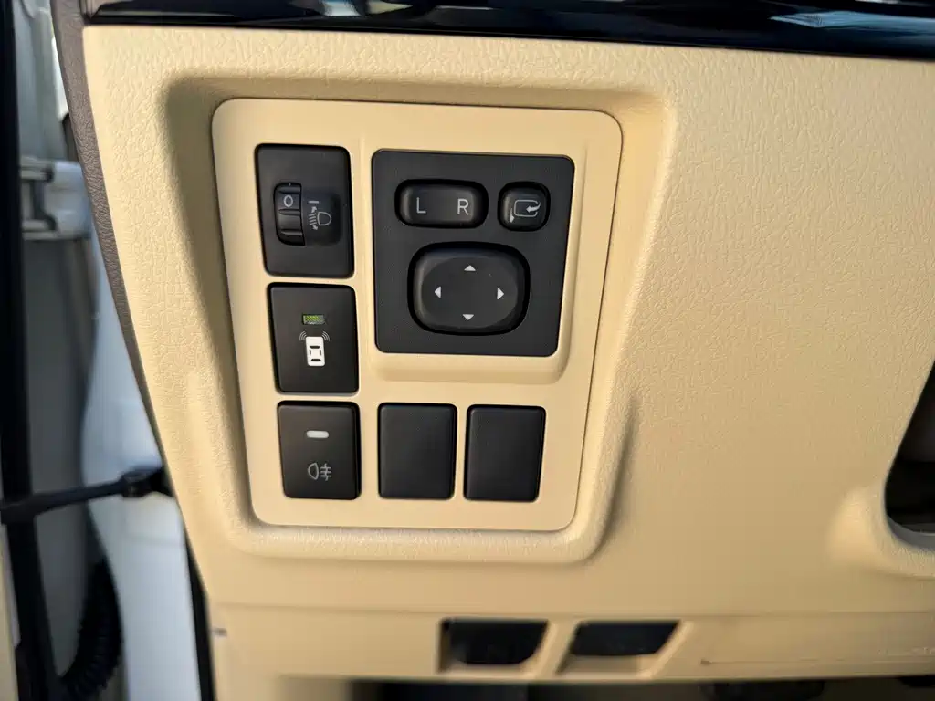 Toyota Prado (Import) — миниатюра 12