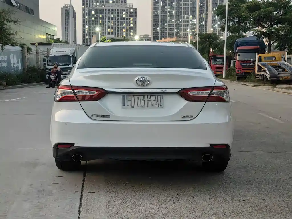Toyota Camry 2019 2.0G Luxury V