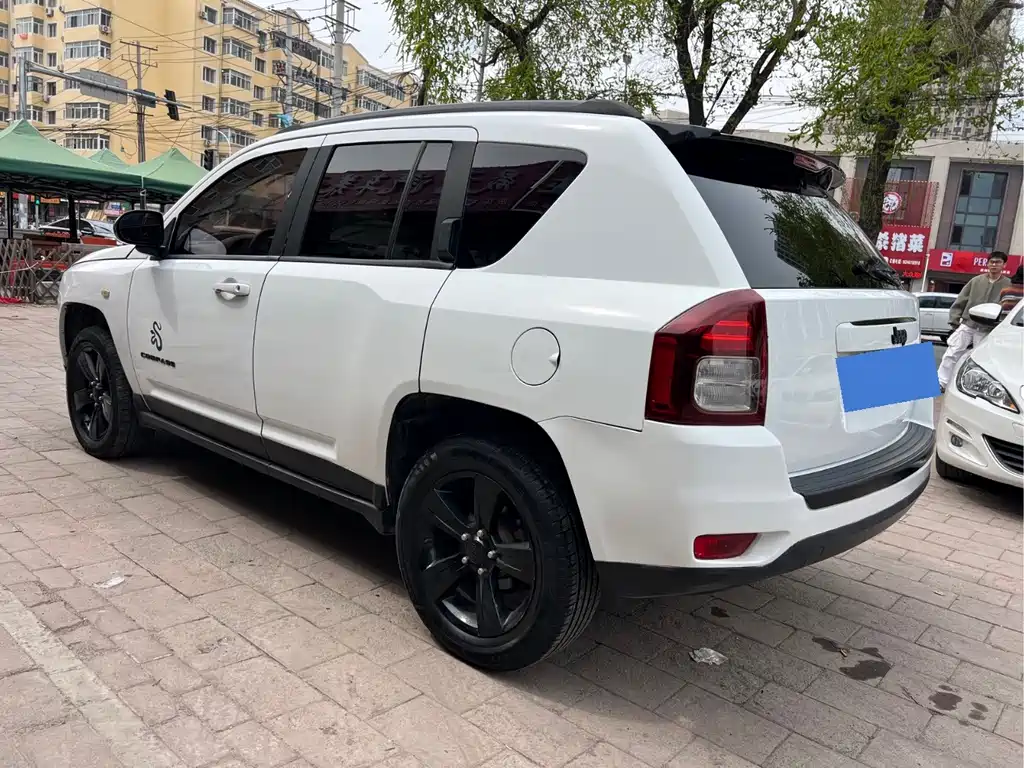 Jeep Compass (Import) — миниатюра 6