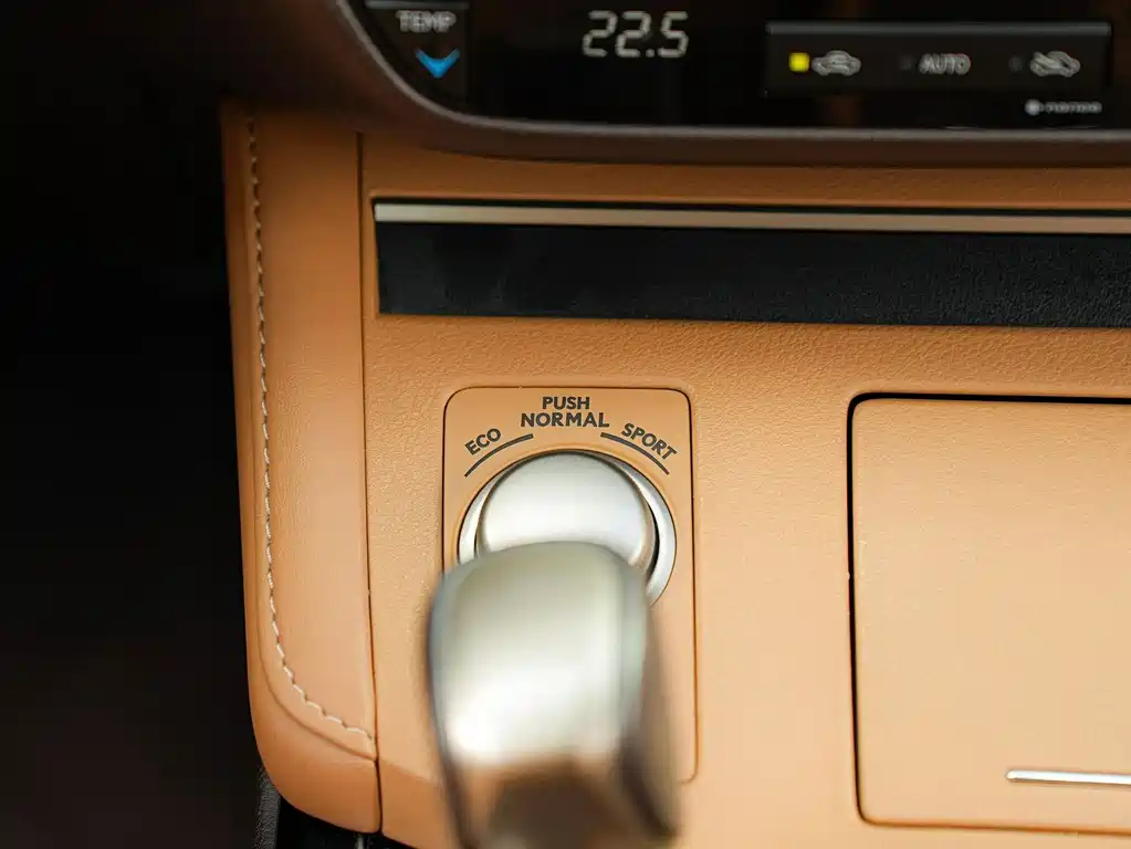 Lexus ES — миниатюра 20