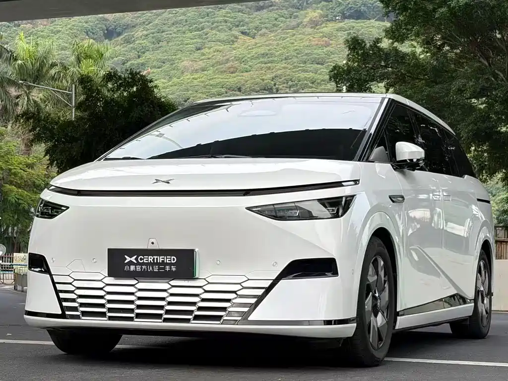Xpeng X9