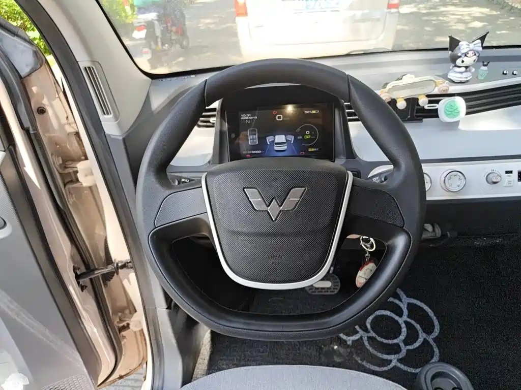 Wuling MINIEV — миниатюра 6