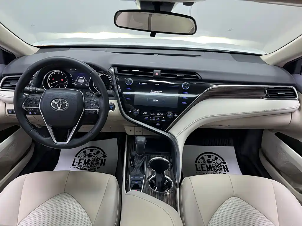 Toyota Camry — миниатюра 23