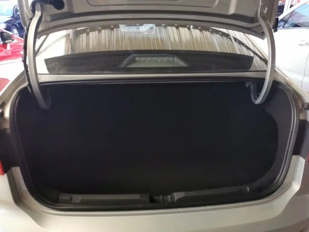 Volkswagen Lavida — миниатюра 19