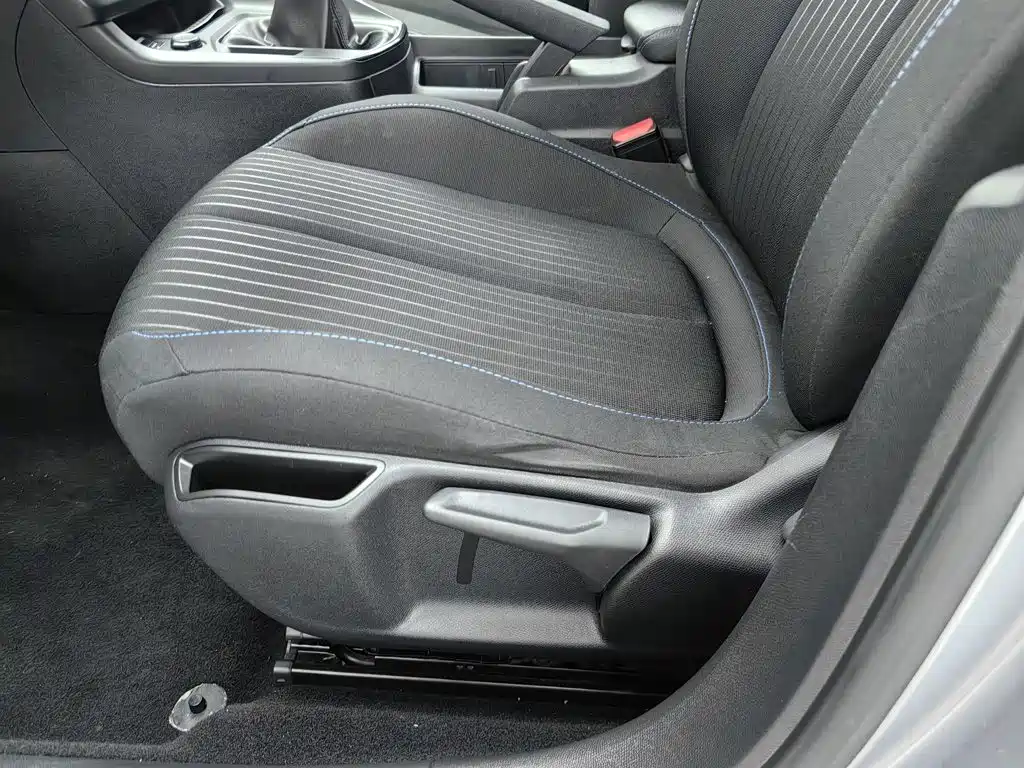 Peugeot 308 — миниатюра 20