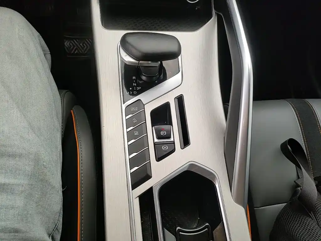 Geely Binyue — миниатюра 14