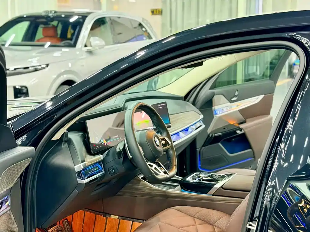 BMW 7 Series — миниатюра 5