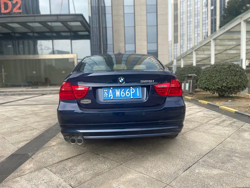 BMW 3 Series 3 2010 325i Luxury