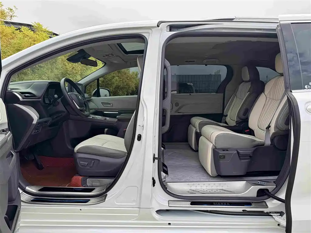 Toyota Sienna — миниатюра 9
