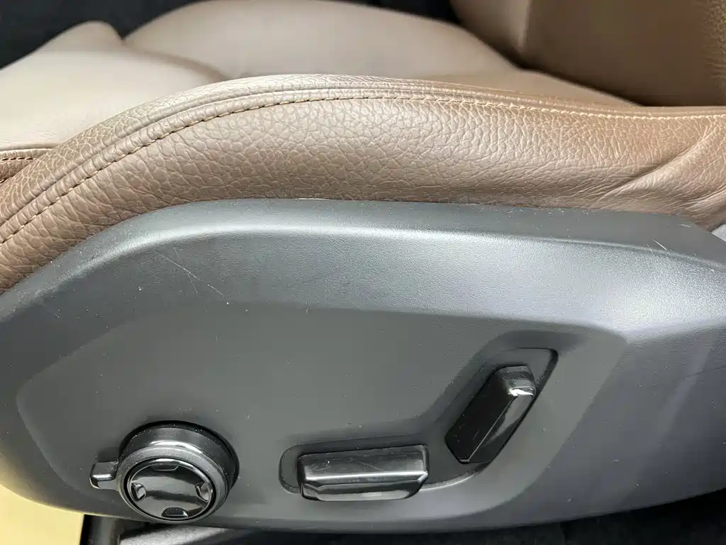 Volvo XC60 — миниатюра 32