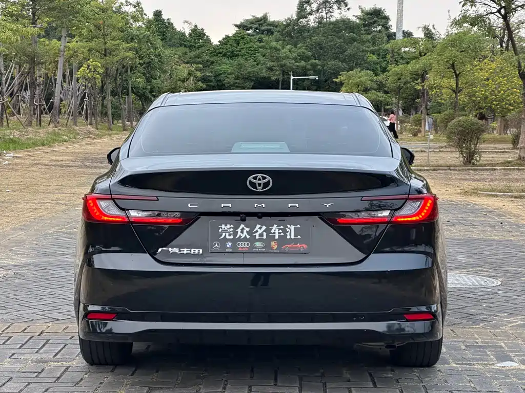 TOYOTA CAMRY