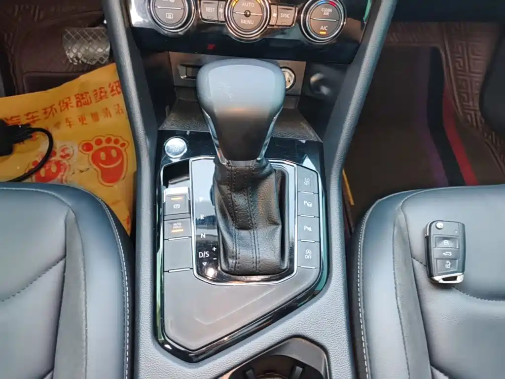 Volkswagen Tiguan L — миниатюра 14