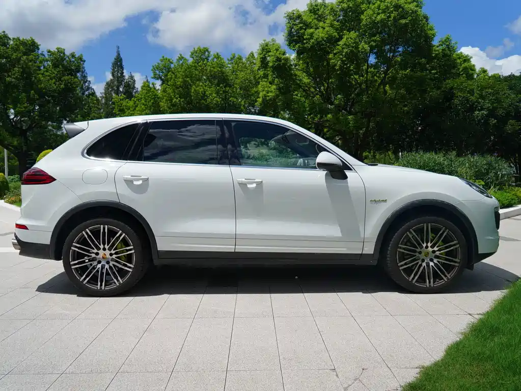 Porsche Cayenne Hybrid — миниатюра 15