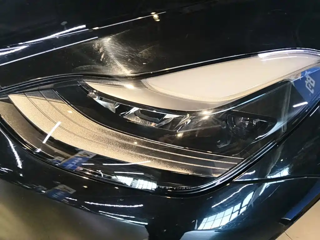 Tesla Model Y — миниатюра 24