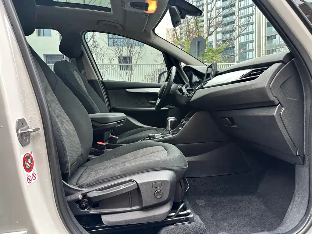 BMW 2 SERIES MULTIFUNCTIONAL STATION WAGON