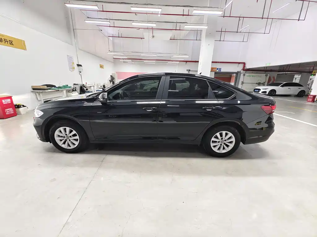Volkswagen Lavida — миниатюра 2