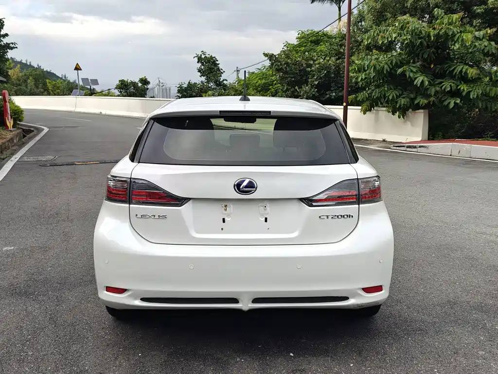 Lexus CT — миниатюра 10