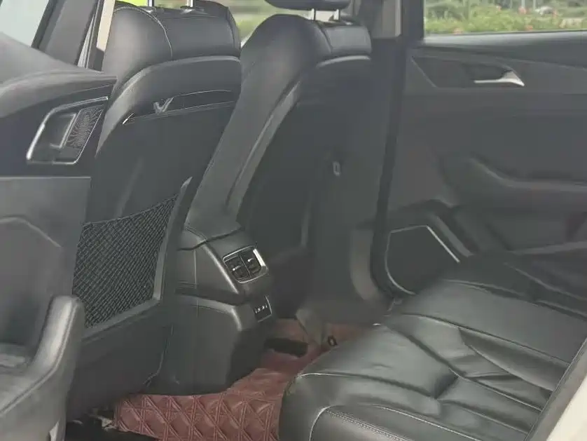 Hongqi Hongqi H5 — миниатюра 6