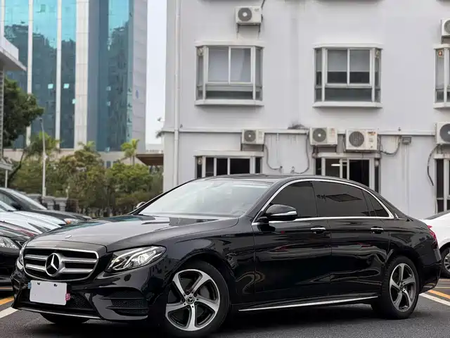 MERCEDES-BENZ E CLASS