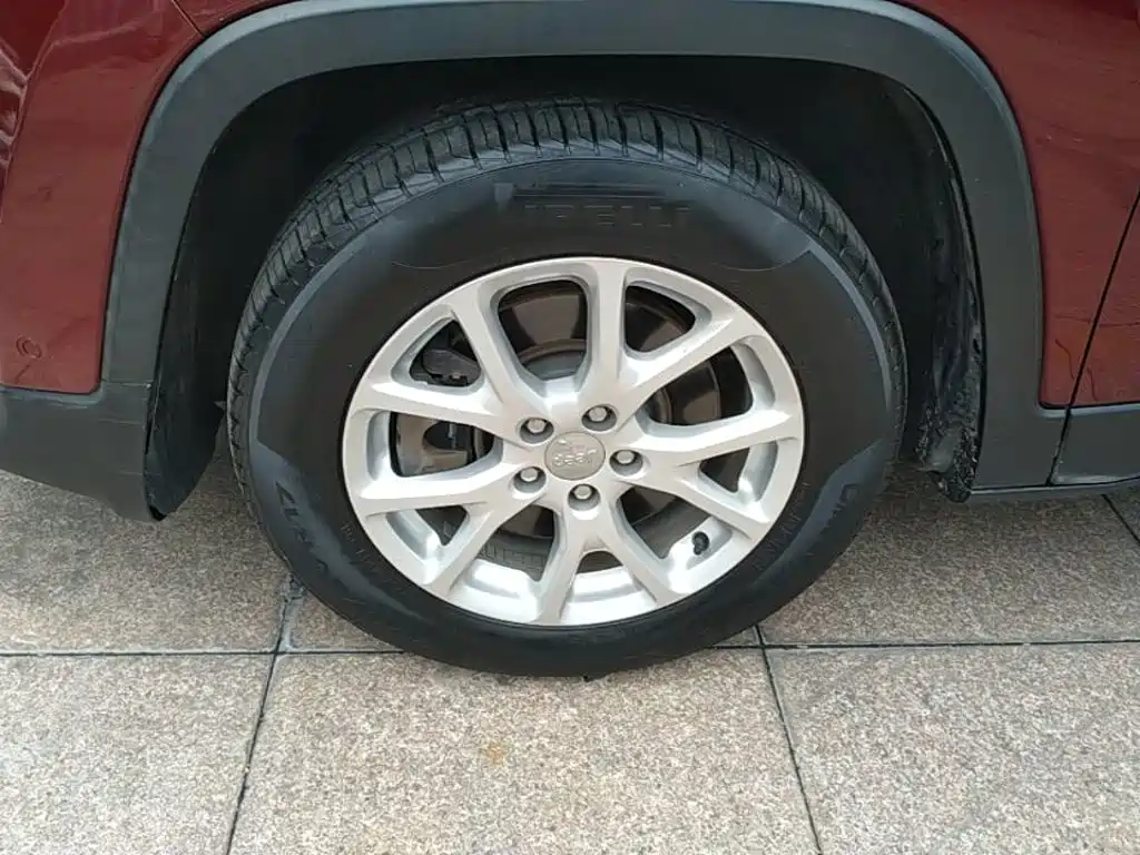 Jeep Cherokee — миниатюра 23