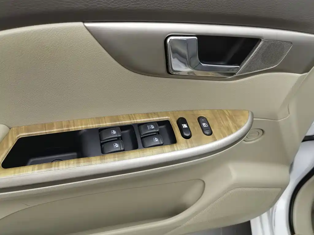 Buick Excelle — миниатюра 9