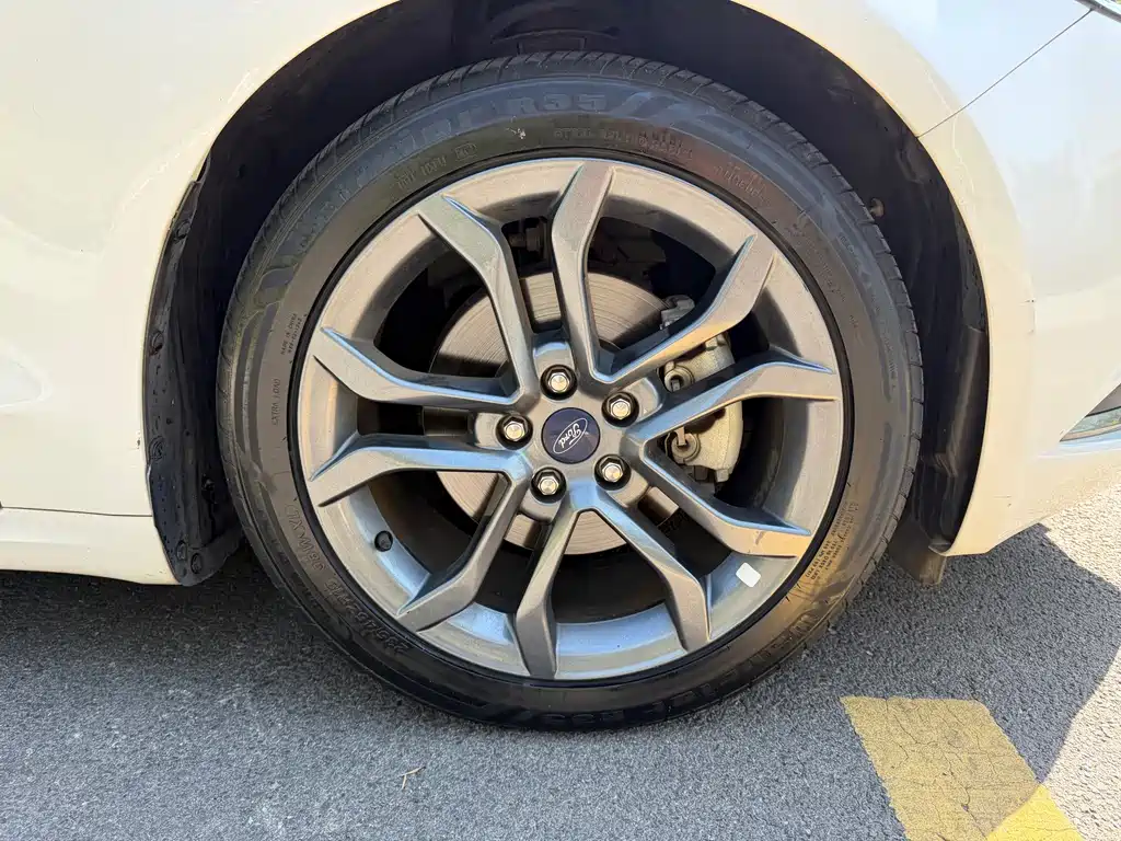 Ford Mondeo — миниатюра 4