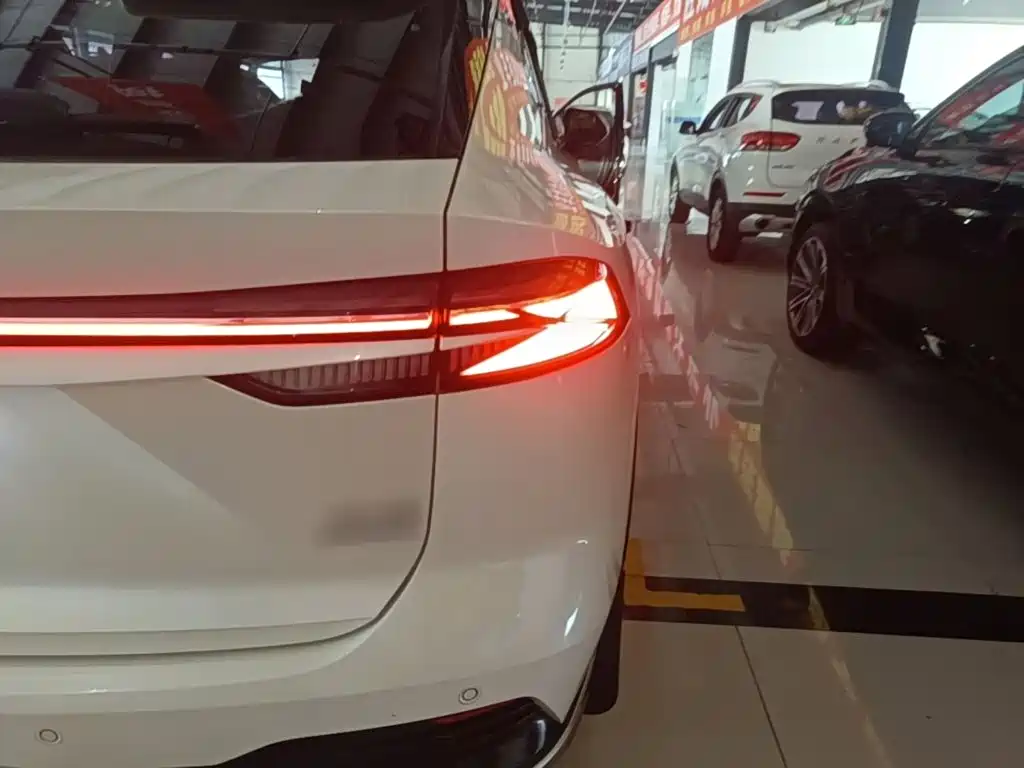 Roewe RX5 — миниатюра 8