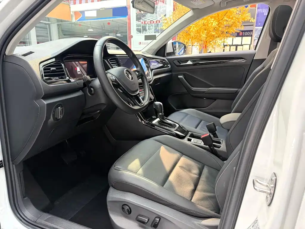 Volkswagen T-Roc — миниатюра 4