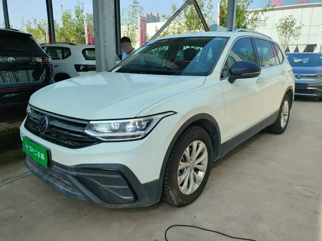 Volkswagen Tiguan L — миниатюра 2