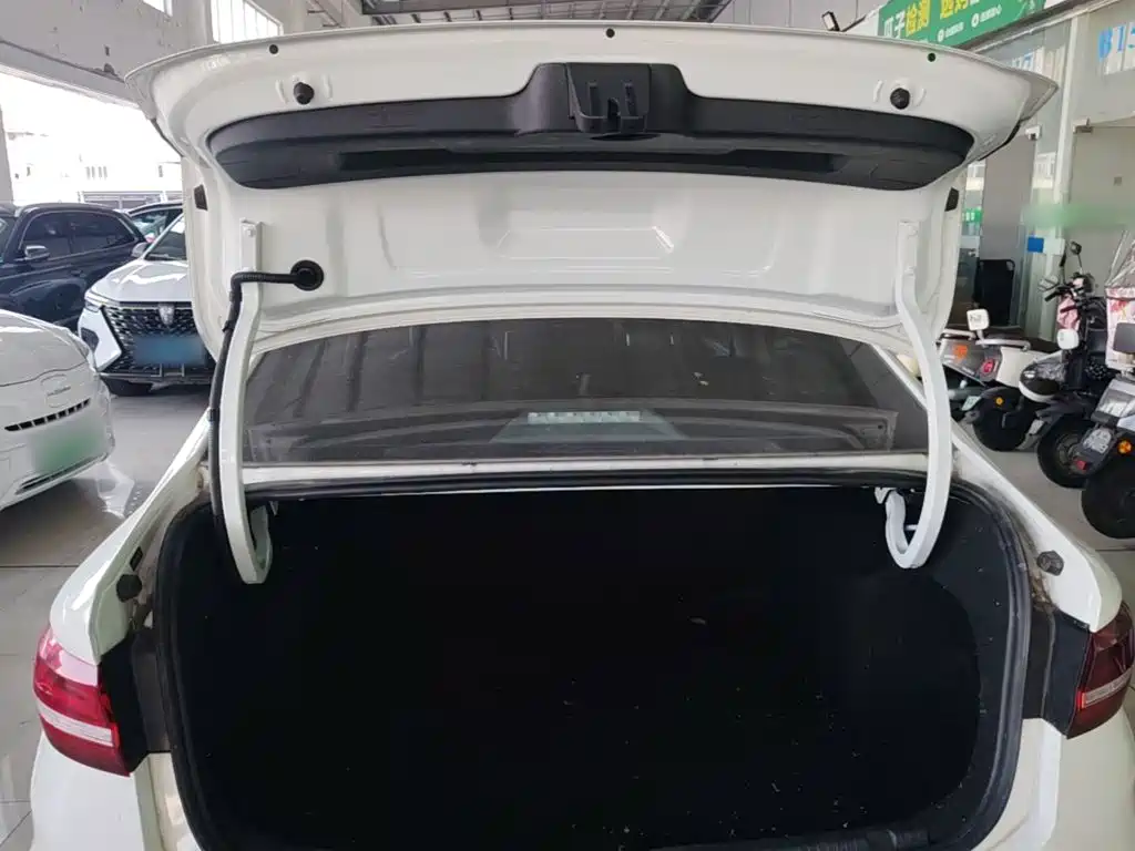 Volkswagen Lavida — миниатюра 19