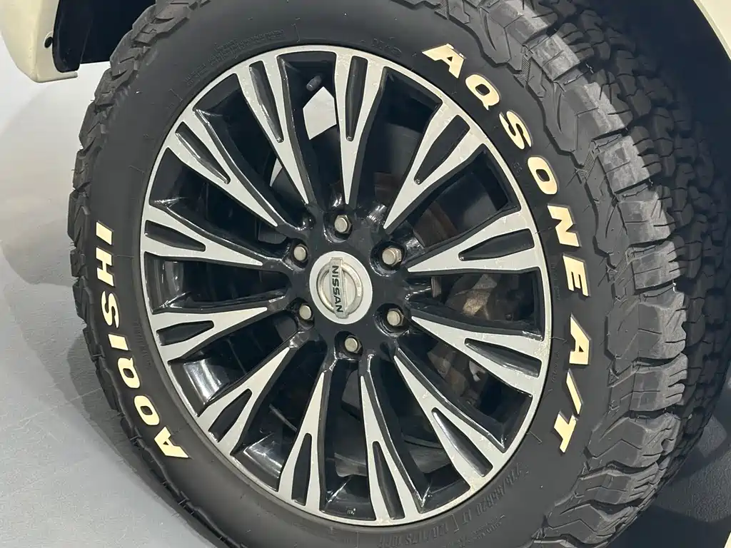 Nissan Patrol — миниатюра 7