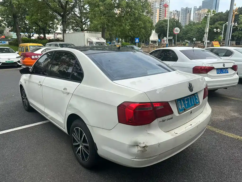 Volkswagen Jetta — миниатюра 5
