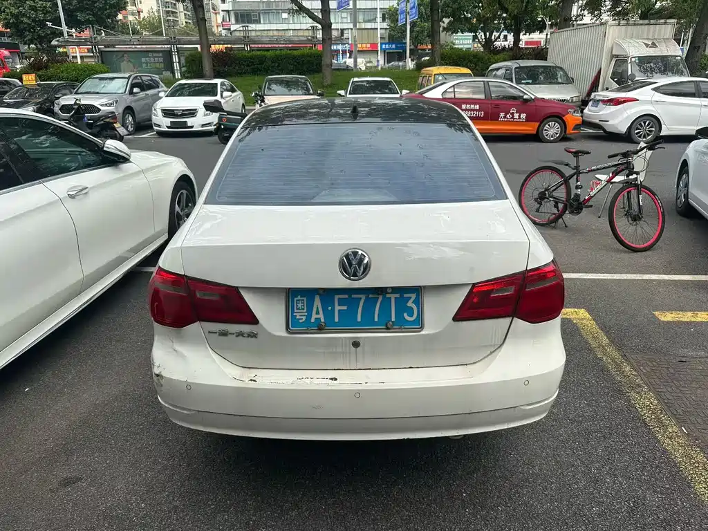 Volkswagen Jetta — миниатюра 6