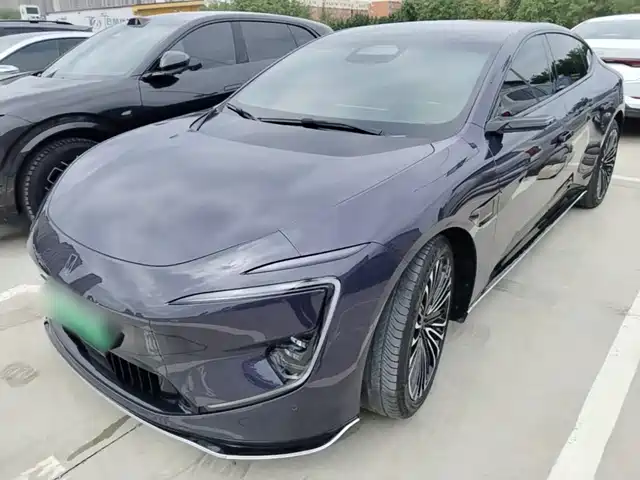 2024 Avatr 12