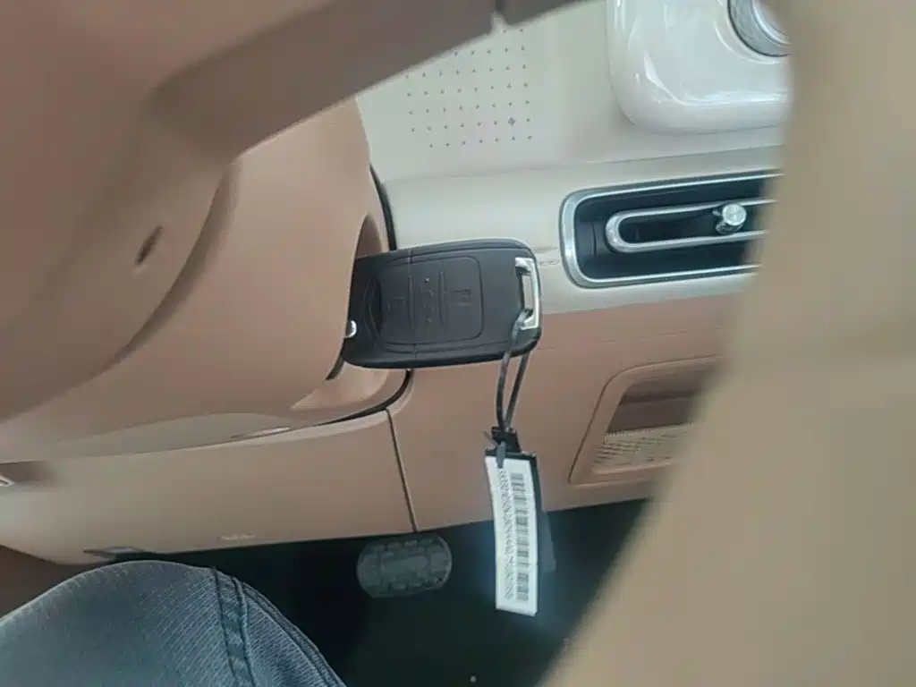 Wuling MINIEV — миниатюра 9