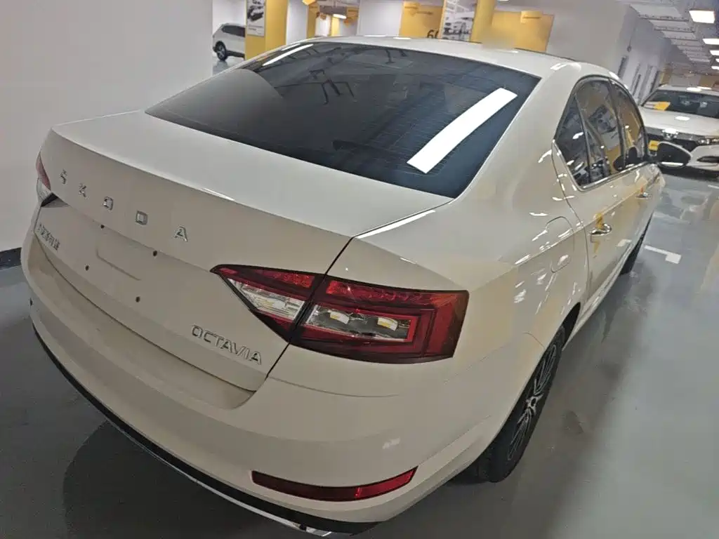 Skoda Octavia — миниатюра 7