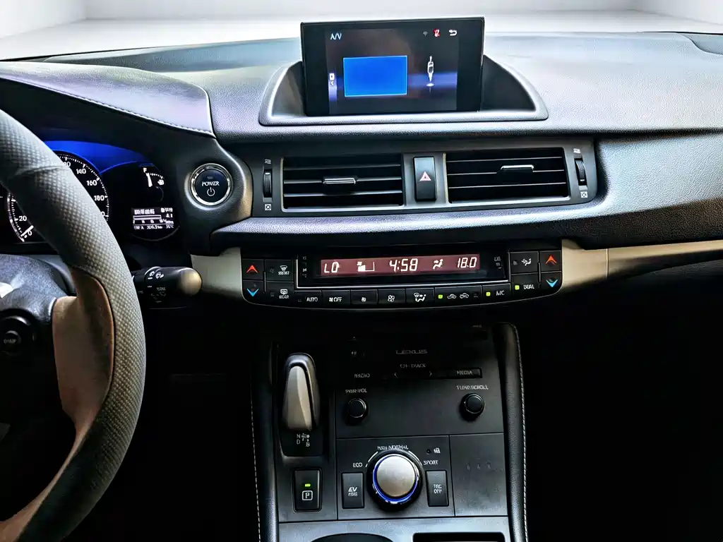 Lexus CT — миниатюра 10
