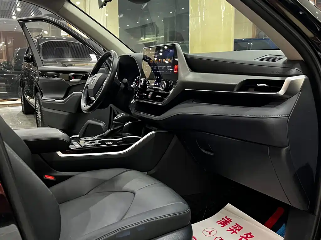 Toyota Highlander — миниатюра 18