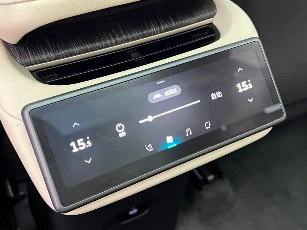 NIO ES6 — миниатюра 18