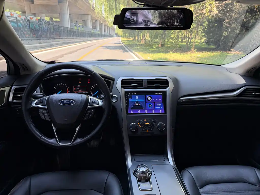 Ford Mondeo — миниатюра 10