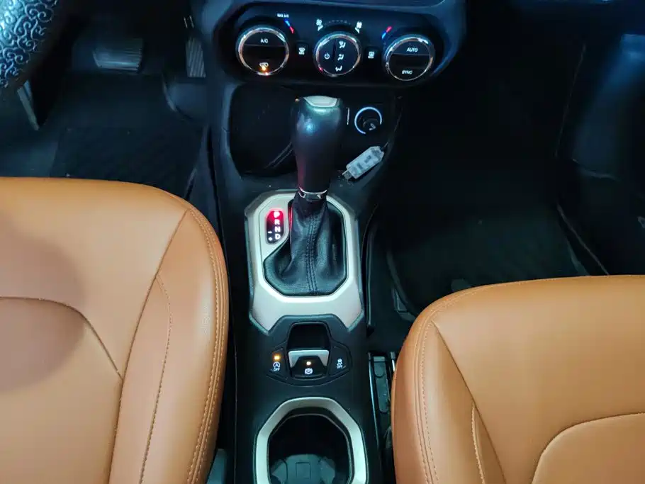 Jeep Renegade — миниатюра 16