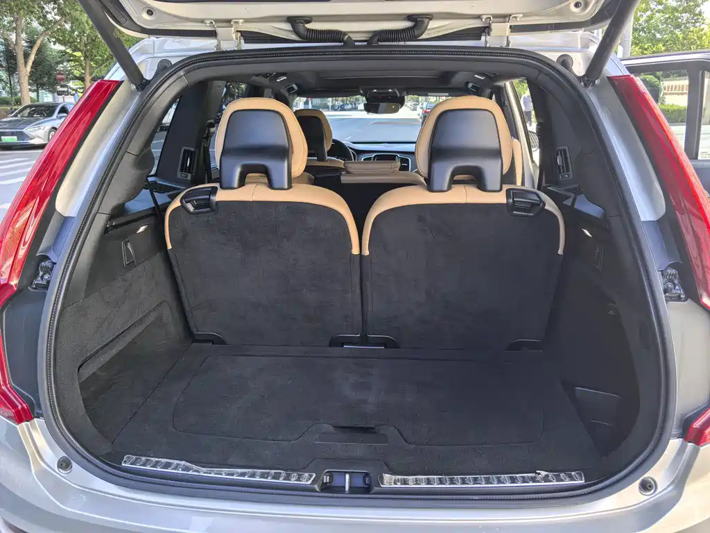 Volvo XC90 — миниатюра 14