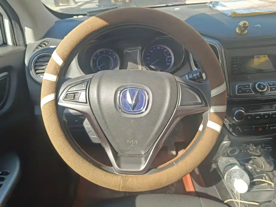 Changan CS15 — миниатюра 15